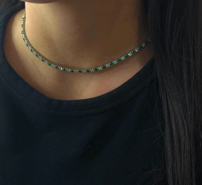 Gargantilla collar tenis boda esmeralda simulada redonda de 9 quilates enchapada en oro blanco de 14 k Foto 4 de 4