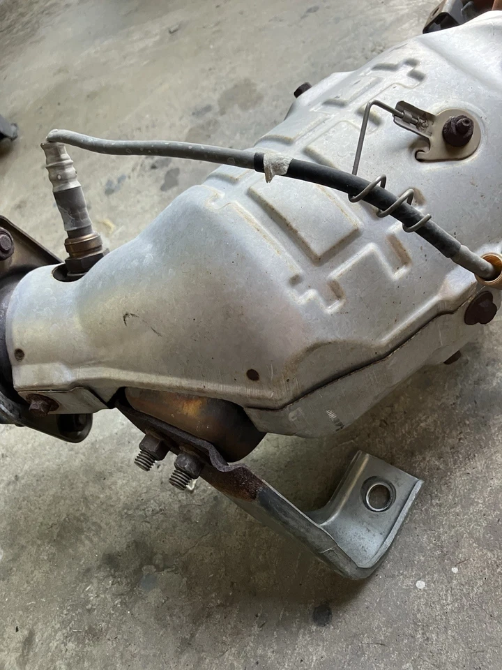 Convertidor catalítico colector delantero Mazda MX-5 Miata 2006 2007 2008 2,0 L 92 k millas Foto 3 de 4