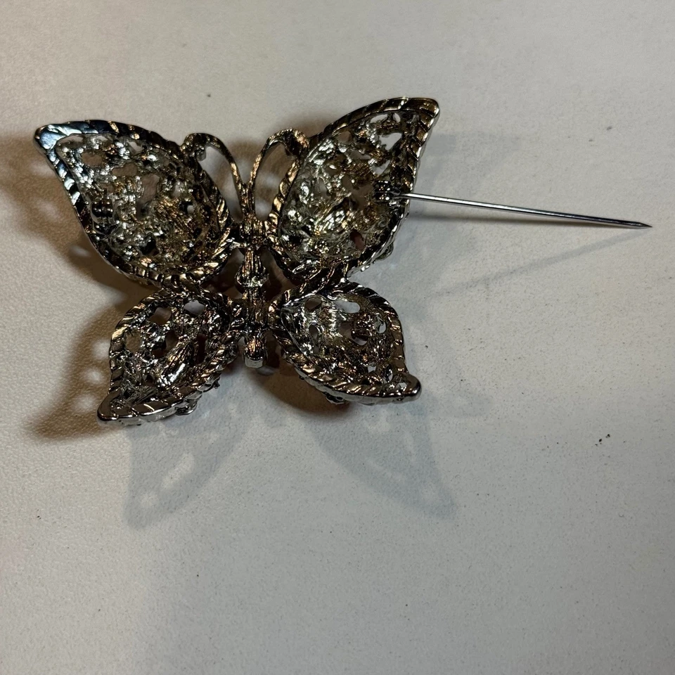 Broche Pin Mariposa Diamantes de Imitación Tono Plata Rosa Aurora Boreal Brillante Foto 3 de 3