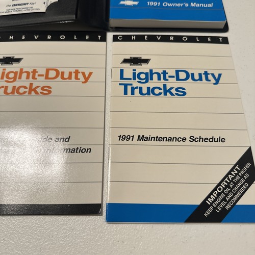 1991 GM CHEVY BLAZER SUBURBAN BONUS CAB CREW CAB OWNERS MANUAL - Picture 3 of 4