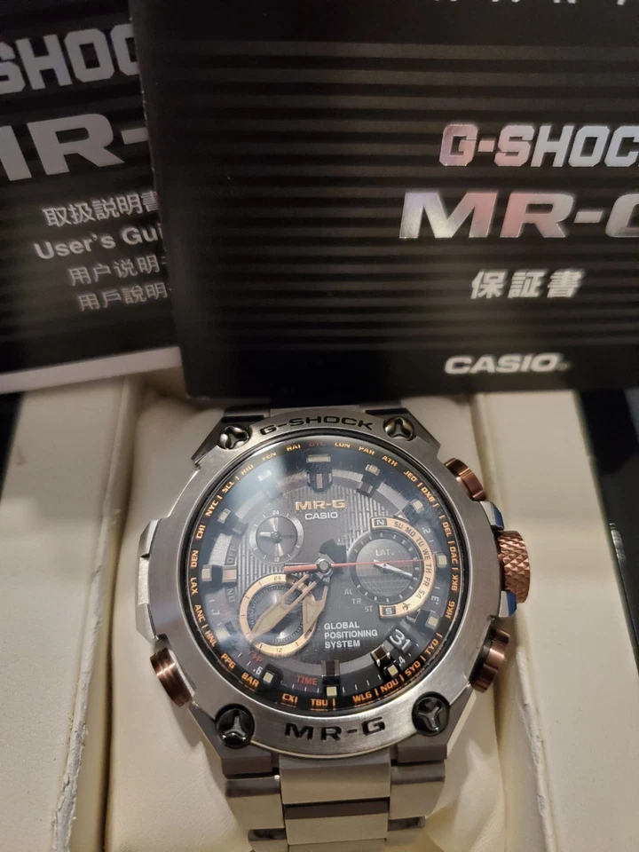 Reloj Solar Multibanda Onda Híbrida G-SHOCK MRG-G1000DC-1AJR MR-G GPS Bien Amado Foto 3 de 4