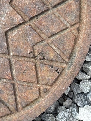 Cast Iron Round Coal Hole Cover 12” Diameter Geometric Design VICTORIAN ORIGINAL - Picture 3 of 12