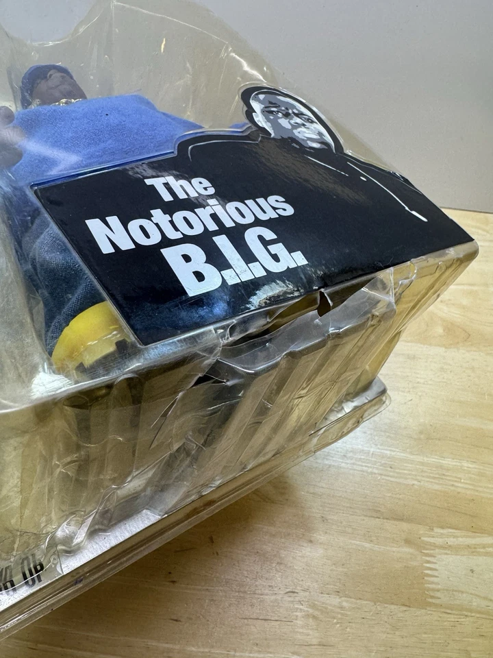 Notorious B.I.G. Action Figure by Mezco - With Gold Neck Chain 2006 - Image 3 of 4