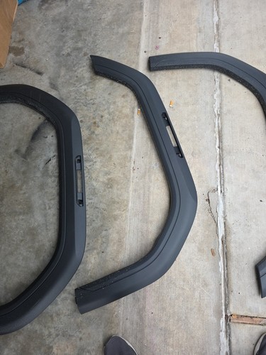 Oem  Gm 2020-2023 GMC Sierra 2500 3500HD  black textured Fender Flare Ask 4 Side - Picture 3 of 5