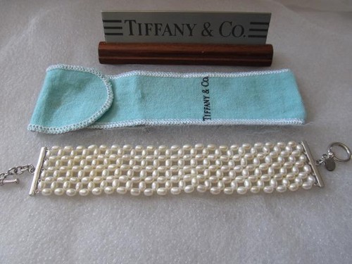Tiffany & Co. Iridesse White Pearl & Sterling Silver Toggle Bracelet - Picture 6 of 12