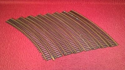 Lot #2 - HO ATLAS SNAP TRACK - 8 CURVE SECTIONS - 18-IN RADIUS - BRASS CODE 100