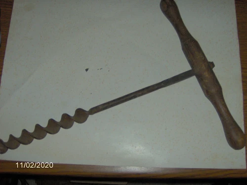 Antique T Handle Auger,  1-1/4 dia,16" long 14" Handle