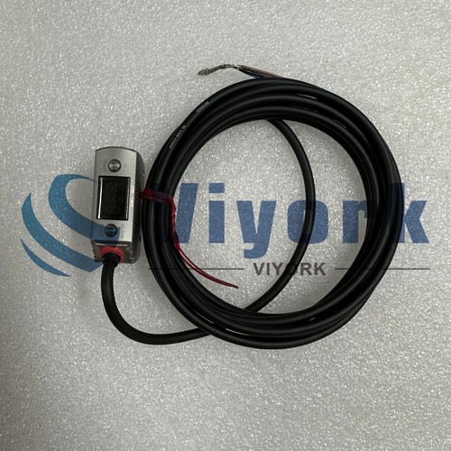 Keyence LR-ZH500N Laser Sensor 10-30v-dc NEW - Picture 2 of 5