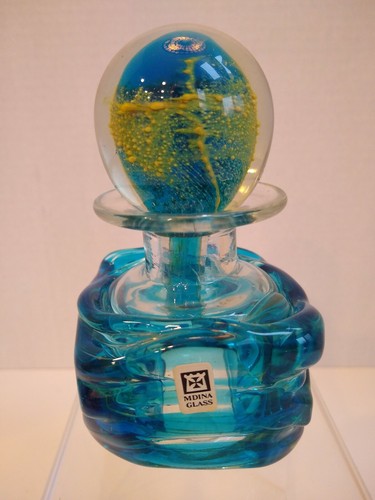 Vintage Mdina Parfum Flakon signiert Glas mit Stopfen blau meergelb Mid Century