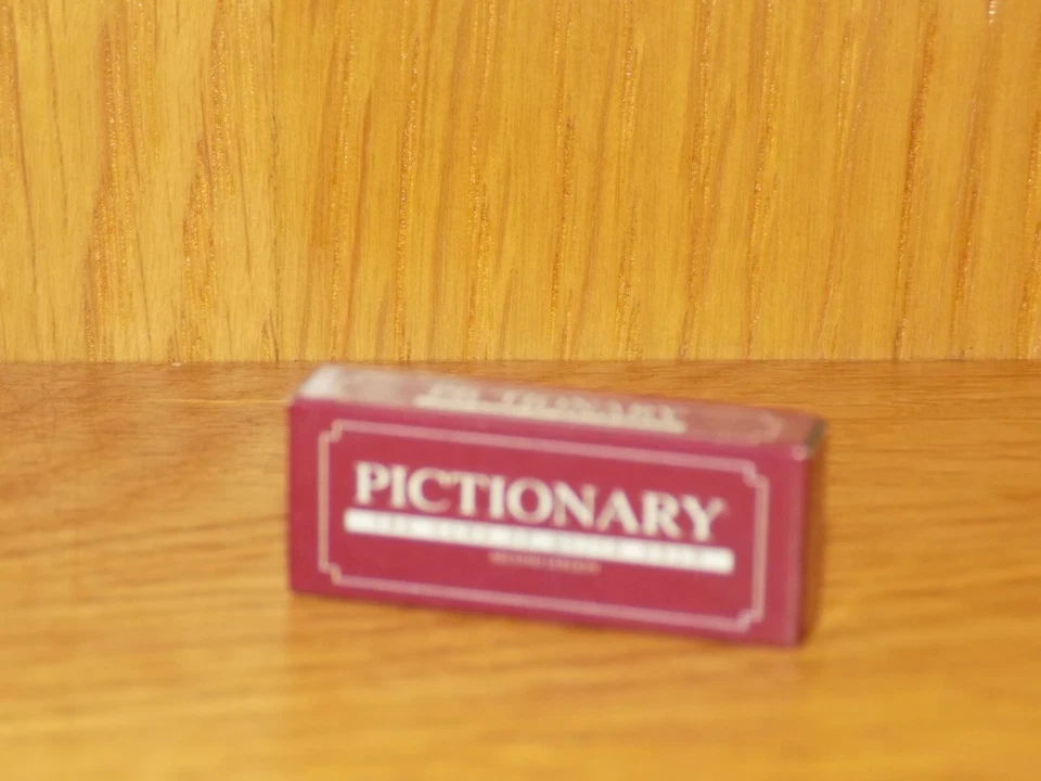 Micro Toy Box Serie 1 Miniatur Sammlerstücke Wörterbuch - NEU