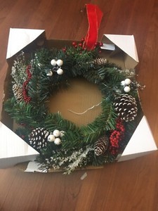 BRAND NEW CHRISTMAS WREATH 22”