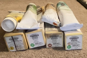 Winsor & Newton Oil Paints. 2 Yellows 2 Greens. 200ml 6.75 fl. oz Each.