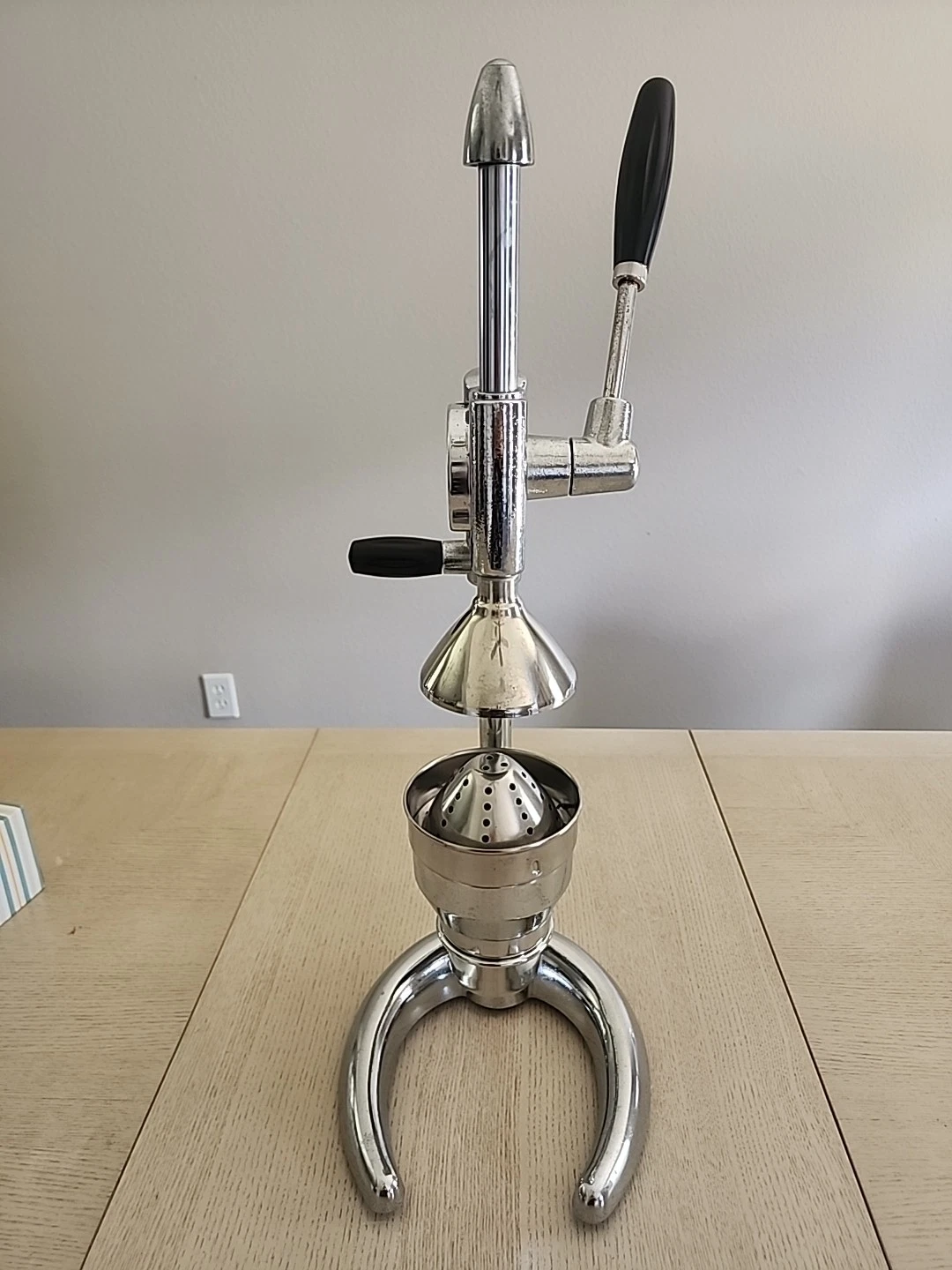 Restaurant Commercial Citrus Juicer Juice Press Manual Black Stainless Chrome
Opens in a new window