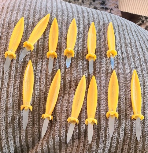 12 Vintage Yellow Plastic And Stainless Steel Corn Cob Skewers - Picture 2 of 10