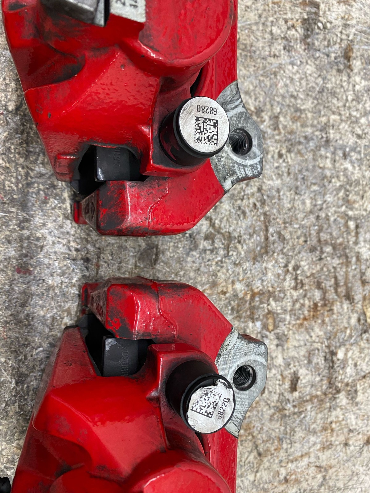 2017-2024 MASERATI LEVANTE OEM FRONT LEFT RIGHT BRAKE CALIPER SET (2) RED *36K*