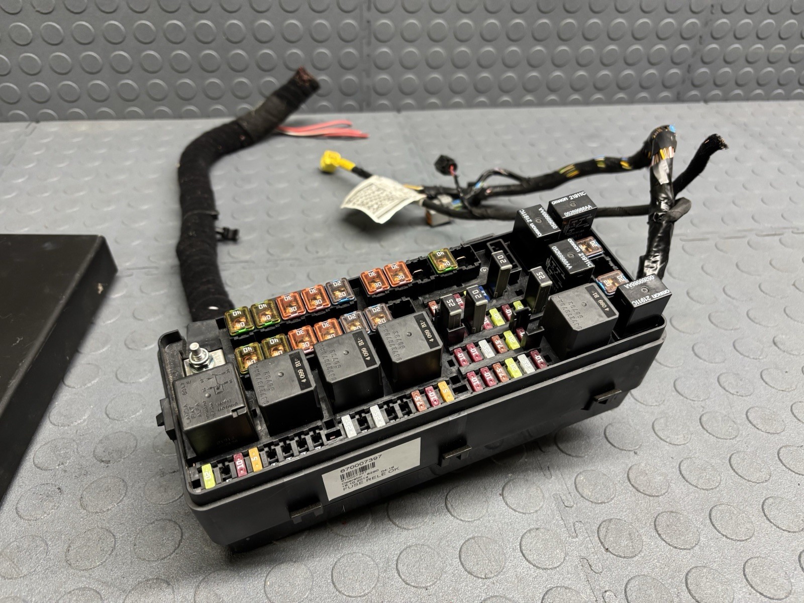 14-21 Maserati Quattroporte Rear Trunk Main Wiring Harness Fuse Box 670007397