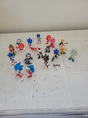 Lot of 20 2.5 to 3 inch Sonic figures. The majority are jakks. 