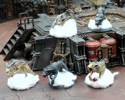 Space Marines  5x Fenrisian Wolves - Painted #7203