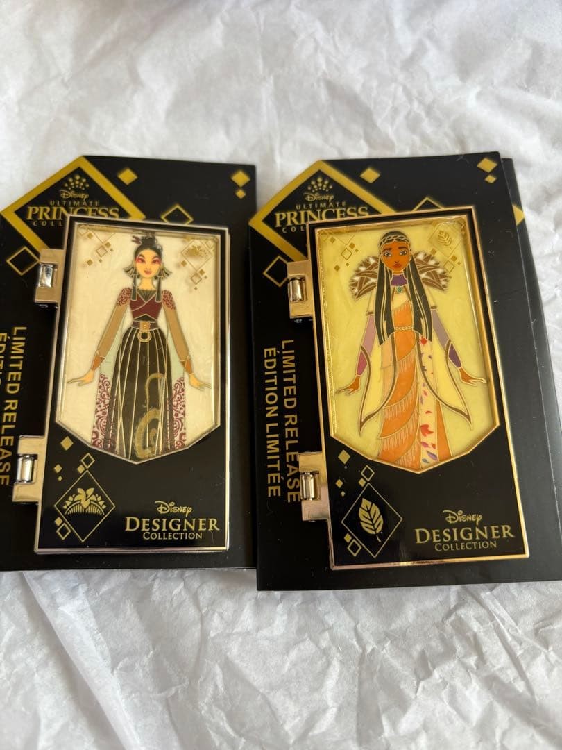 Disney Designer Collection Mulan Pocahontas Pin Badge Set New