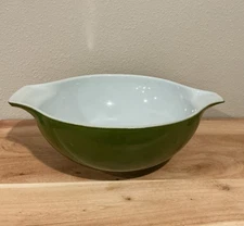 Vintage Pyrex 444  / 4Qt Cinderella Mixing Bowl Avocado Green White Interior USA