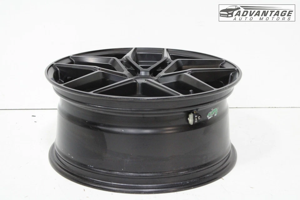 2020 CHEVROLET CAMARO WHEEL TIRE RIM 18X8.0J M2 W/ TPMS SENSOR LIQUIDMETAL - Image 2 of 4