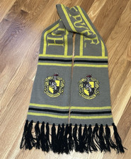 Hufflepuff Emblem Wizarding World of Harry Potter Scarf Universal Orlando
