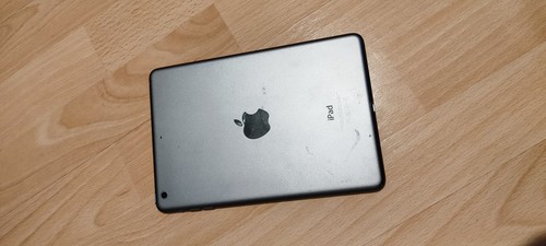 Apple iPad Mini 16GB Space Grey 3rd Gen (A1600) Wi-fi - Very Good Condition - Picture 3 of 3