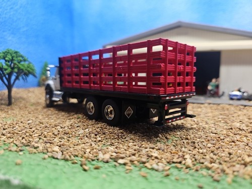 Camion palo pianale Custom International IH 1/64 ERTL FARM GREENLIGHT dcp 2018 - Foto 5 di 9