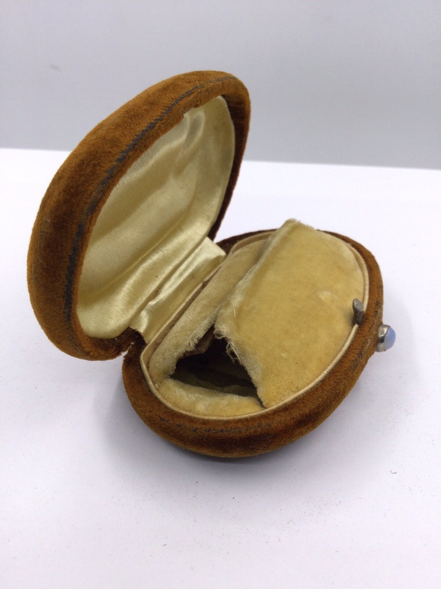 ANTIQUE LIGHT BROWN VELVET JEWELRY BOX - 1890s - 1930s ANTIQUE LIGHT BROWN VELVET JEWELRY BOX - 1890s - 1930s