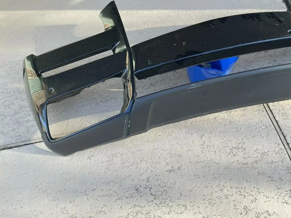 Rolls Royce Cullinan Front Bumper - OEM - NICE!!!! *
