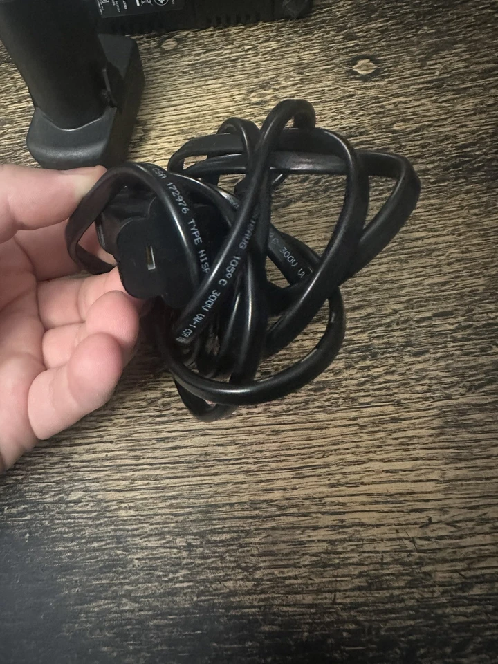 Snap On 3/8" Drill 14.4 v With 1 Battery And 1 Charger Gray - Image 4 of 4