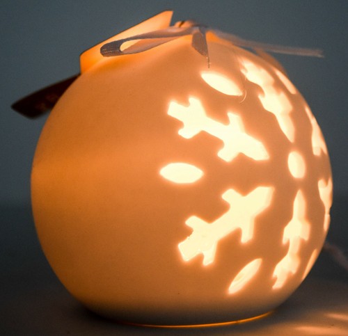 LED Ceramic Ornament SNOW FLAKE Merry Brite - Picture 6 of 7