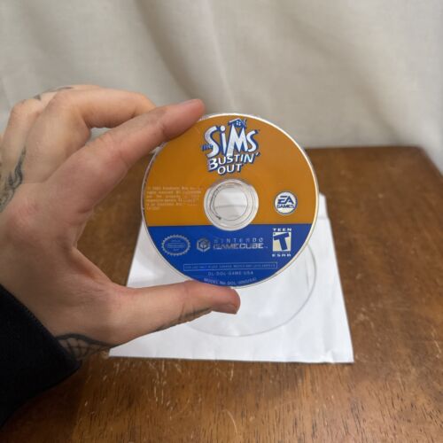 SIMS BUSTIN' OUT Nintendo GameCube Disc Only - Untested - Picture 4 of 5