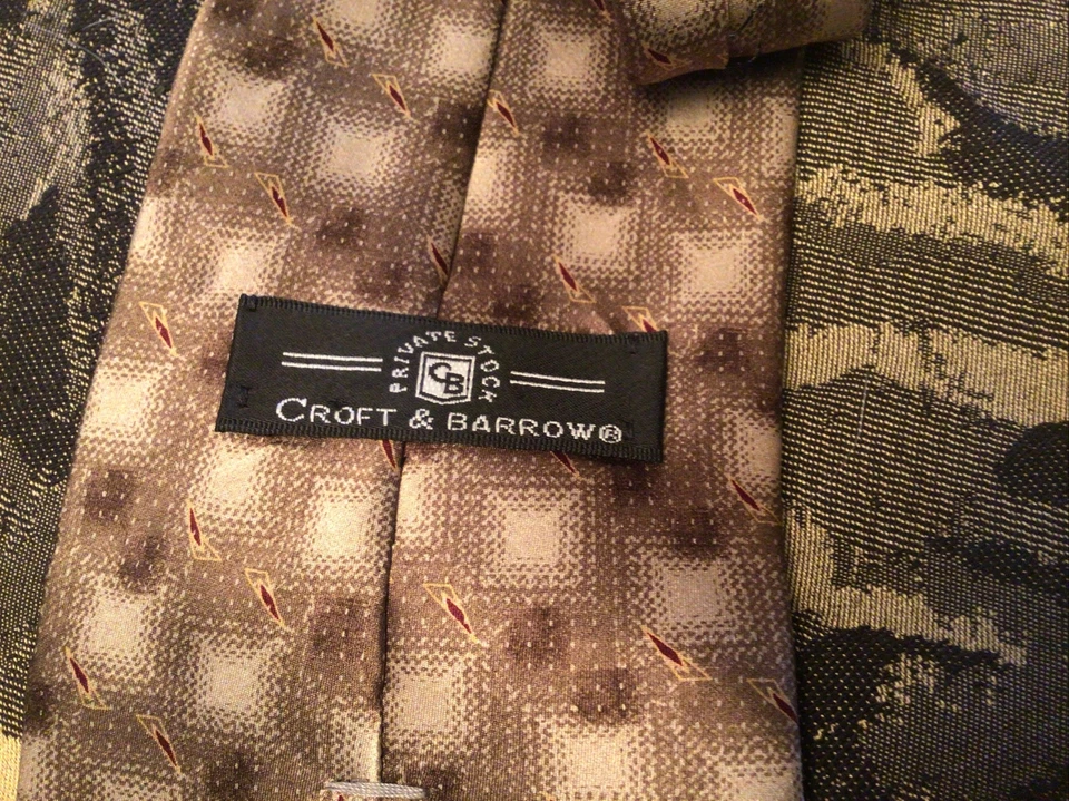 Corbata de cuello Croft and Barrow beige tostado negra a cuadros clásica ancha de seda para hombre Foto 3 de 4