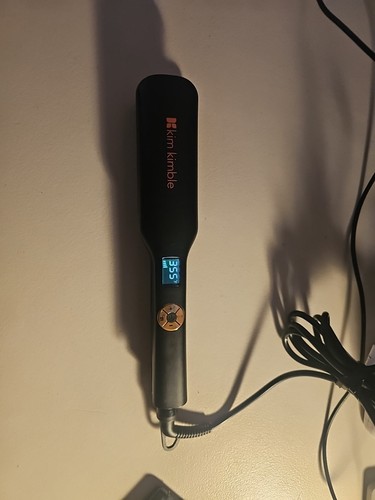 Kim Kimble Flat Iron Hair Straighten - Picture 2 of 6