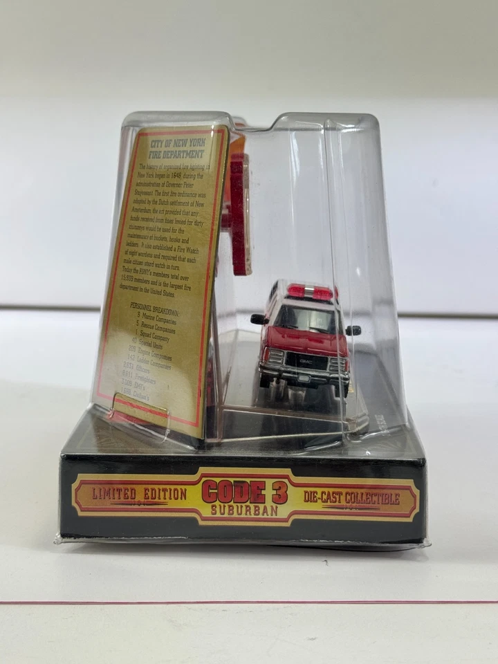 Código 3 Die Cast Modelo FDNY Departamento de Bomberos de Nueva York GMC Suburban #12 DS66 Foto 2 de 4