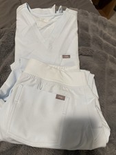 Figs Open Skies Scrubs Women's L Catarina Top  Med Petite Zamora Jogger Pants