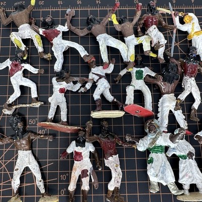 Plastic Arabian Warriors Painted Middle Eastern Arabs Toy Figure Mixed Scale Lot