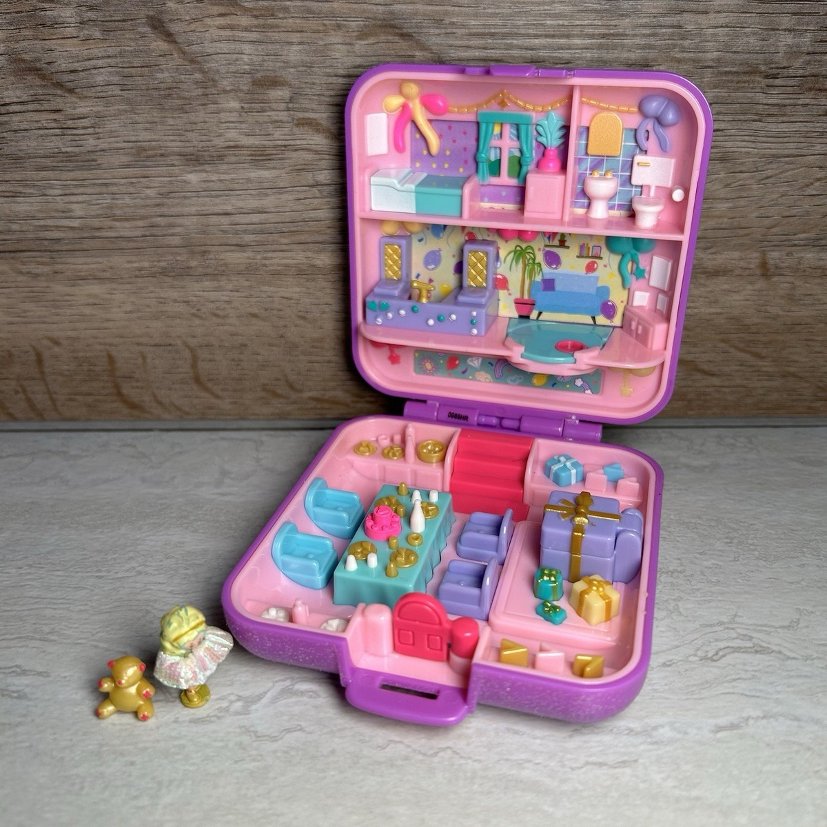 Polly Pocket Partytime Surprise Keepsake 30th Anniversary Compact