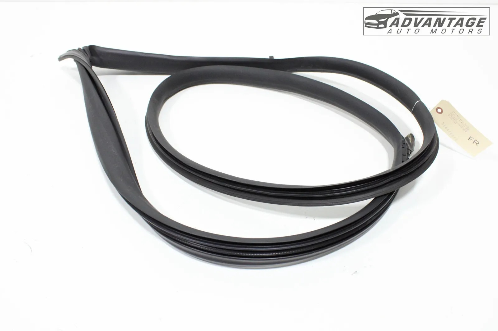 2014-2019 MASERATI GHIBLI FRONT RIGHT SIDE DOOR WINDOW WEATHERSTRIP SEAL OEM
