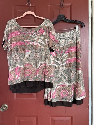Lot of (2) Zoe D. Women's Plus 1X Multicolor Geometric V-Neck SS Blouses/Skirts