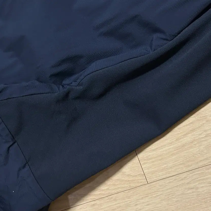 Arc'teryx Atom LT Hoodie Black Sapphire XL Outdoor Jacket thumbnail 3