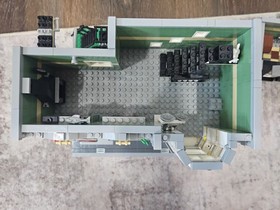LEGO 10185 Creator Expert - Green Grocer Modular Buildings -  InComplete
