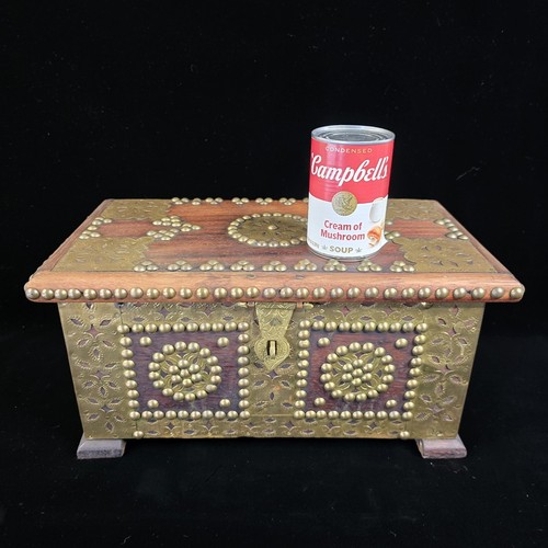 Vintage Zanzibar Chest Wood and Brass Early 20th Century - 第 3/16 張圖片