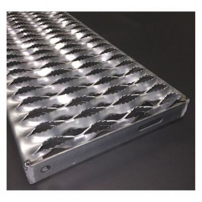 Zoro Select 3241514-Trd48 Anti-Slip Stair Tread,48 In. L,10 In. W