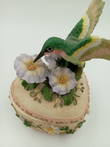 VINTAGE Hummingbird TRINKET BOX Music Box Beneath My wing 4.75" - Picture 10 of 15