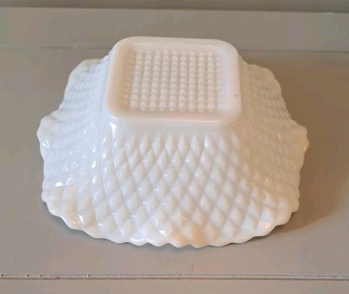 Vintage Diamond Pattern Milk Glass Square Candy Dish Ruffled Edge Hobnail - Picture 5 of 13