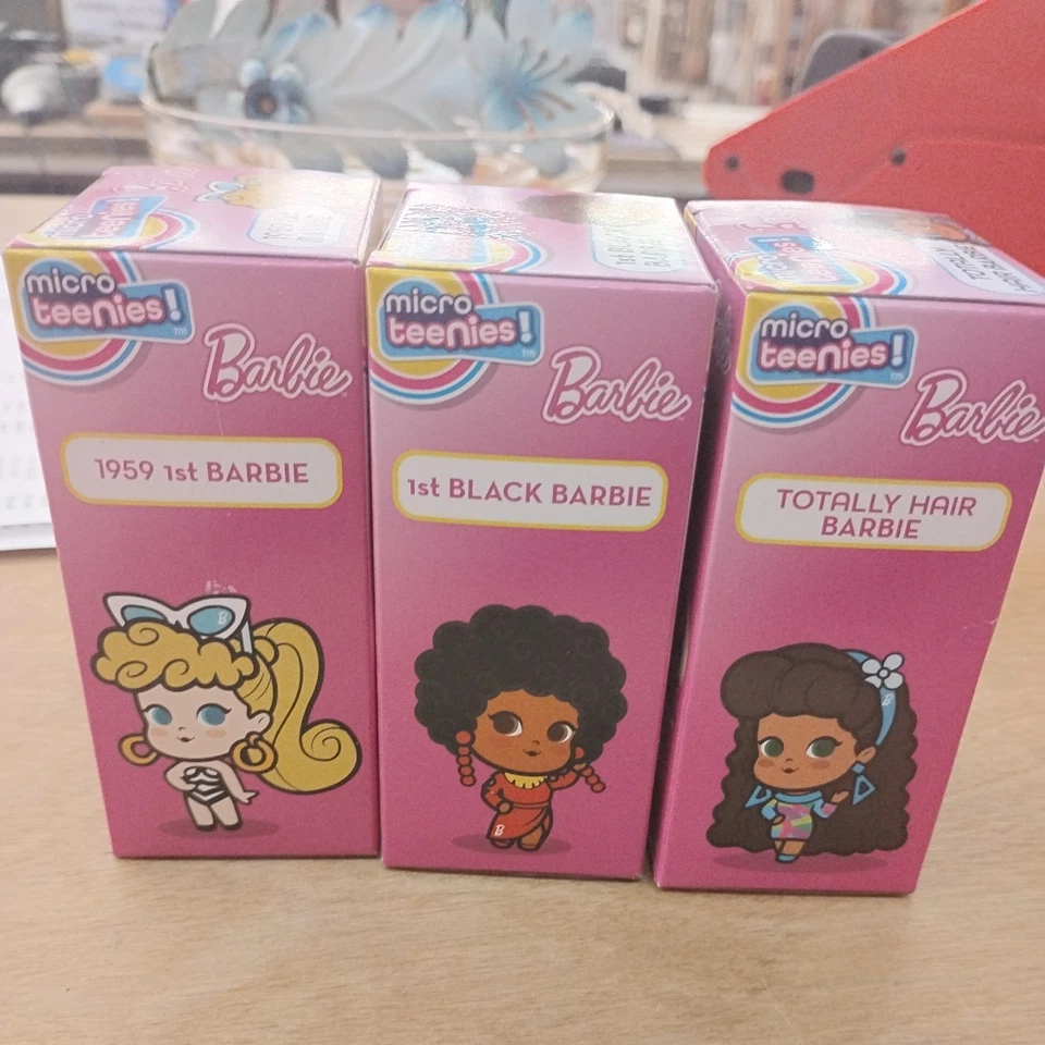 Mini peluche Barbie MICRO TEENIES 3. Totally Hair, Barbie 1959, primera Barbie negra Foto 4 de 4