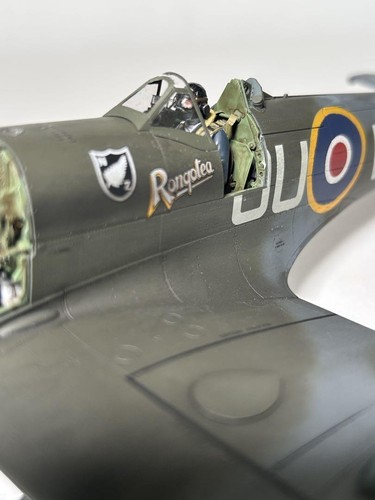 Tamiya 1/32 Spitfire - Picture 2 of 11