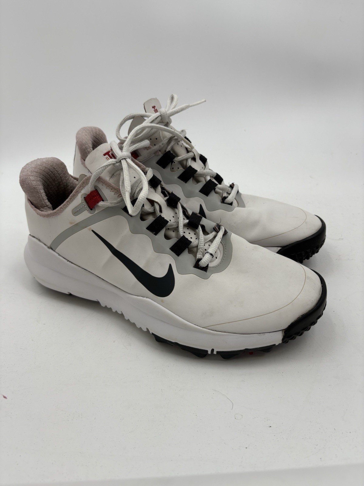 532622-100 White Red Men's 9 Cleats Tw13